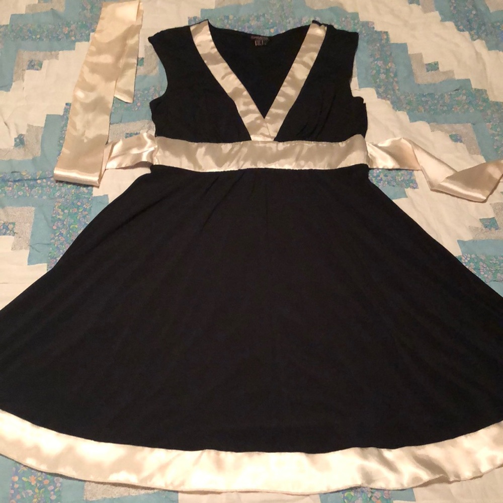 Size large sleeveless dress by XOXO collection